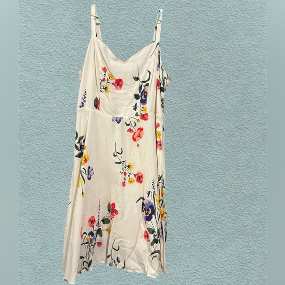 Old Navy Dresses & Skirts - EUC Old Navy floral print dress sz m